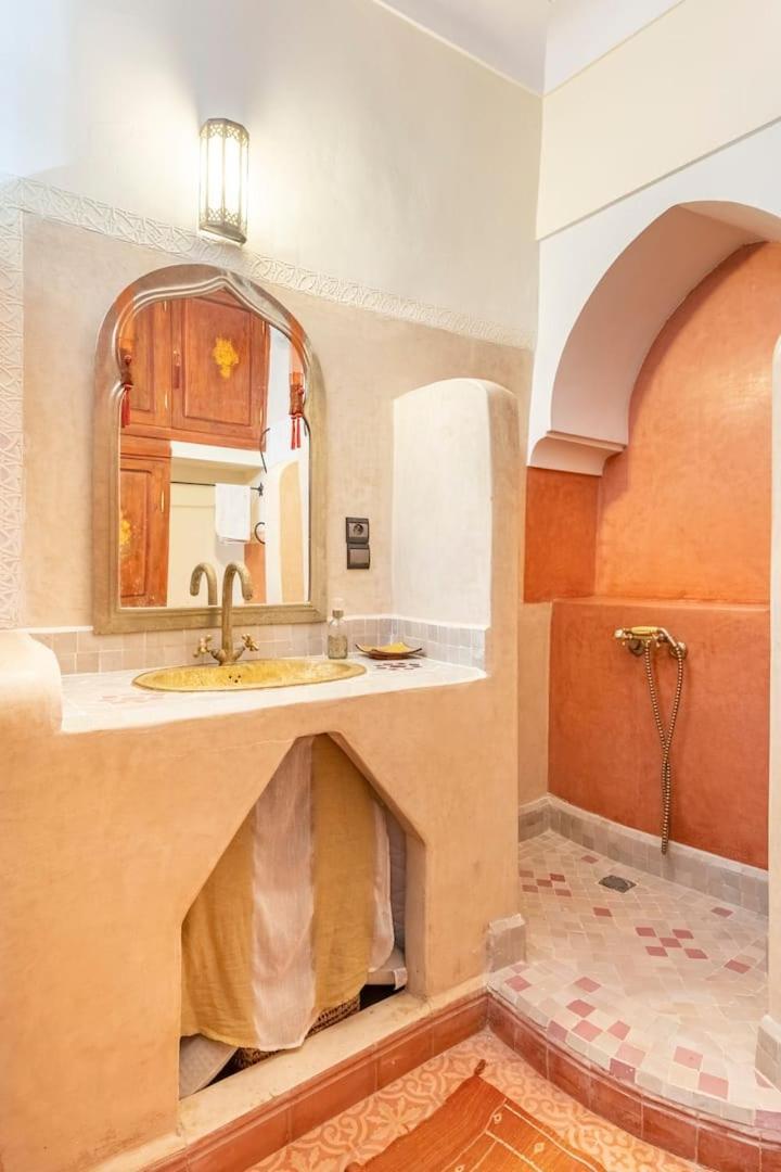 Riad Des Mile Nuits Villa Marrákes Szoba fotó